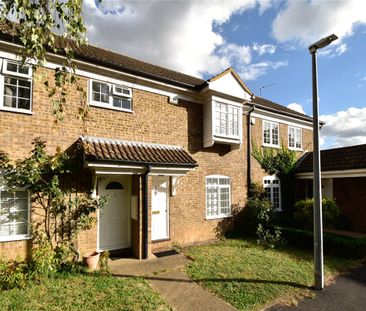 Well presented 3 bedroom mid-terrace house situated just to the sou... - Photo 6