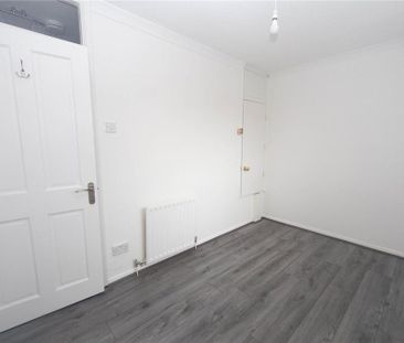 2 bedroom semi-detached house to rent - Photo 3