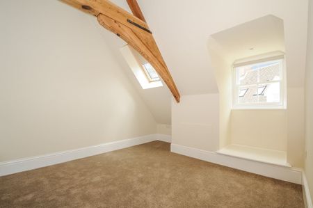 2 bedroom mews to rent - Photo 3