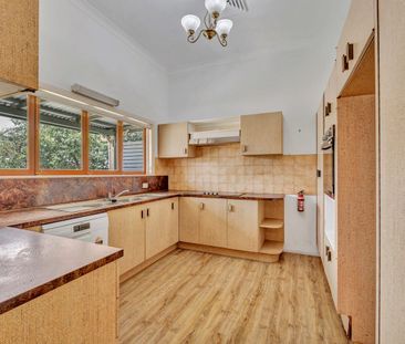 29 Virginia Avenue, Hawthorne, Qld 4171 - Photo 2