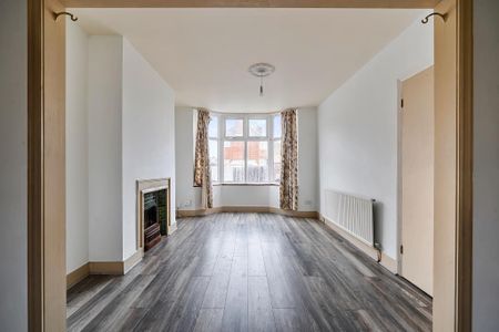 3 bedroom end of terrace house to rent - Photo 5