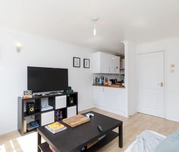 2 bedroom townhouse to rent - Photo 2