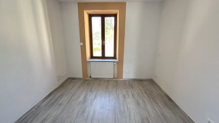 Location Maison 6 pièces 90m² REMIREMONT 88200 - Photo 2