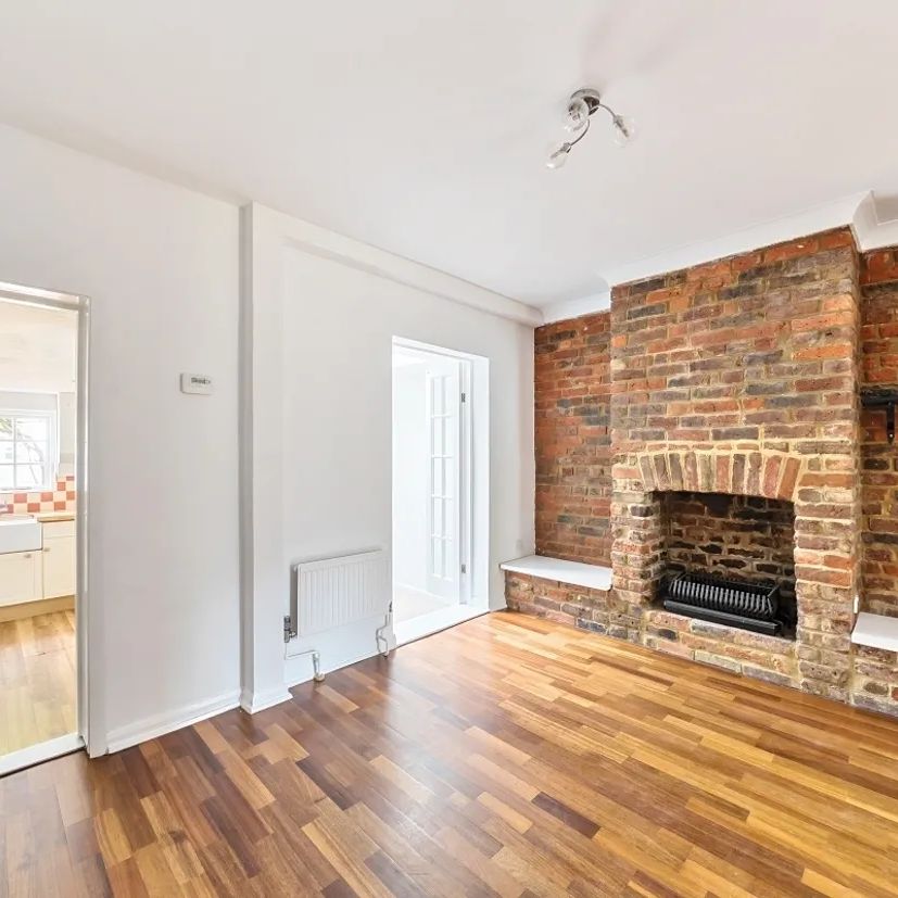 2 bedroom end of terrace house to rent - Photo 1