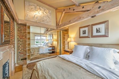 3 bedroom conversion flat with 1 reception and 2 bathrooms in Hyde Park, W2 - Photo 4