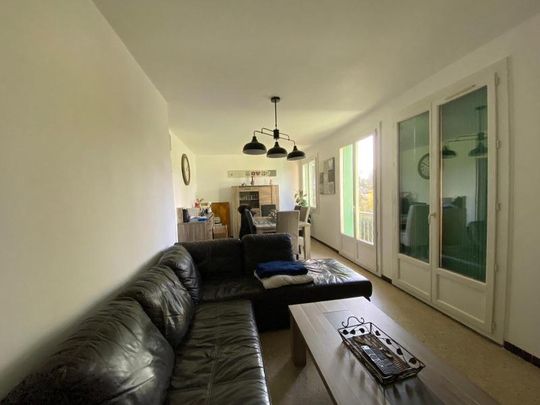 Location Appartement 3 pièces 70m² ST MAXIMIN LA STE BAUME 83470 - Photo 1