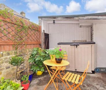2 bedroom end of terrace house to rent - Photo 5