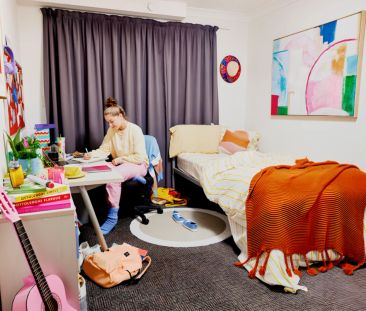 3 Bed Apartment - Photo 4