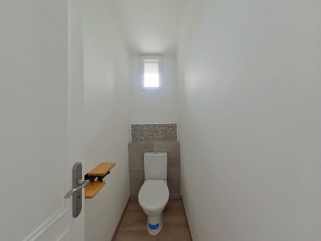 Location Appartement 3 pièces 77m² MONTMORILLON 86500 - Photo 2