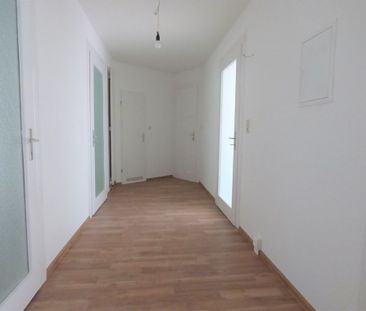 Leutzsch - Schöne 3 Zi.- Whg., Gäste WC, Loggia, frisch saniert! - Foto 4