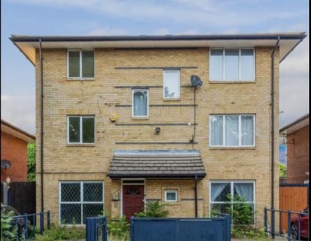 4 bedroom detached house to rent - Photo 3