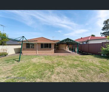 39 Falcon Cct, Green Valley, NSW 2168 - Photo 3