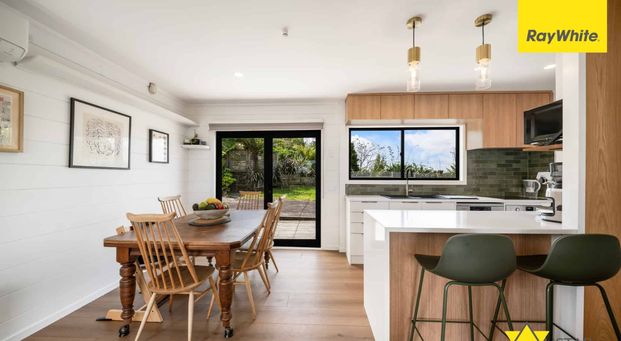 Elevated Coastal Living with Panoramic Harbour Views - Photo 1