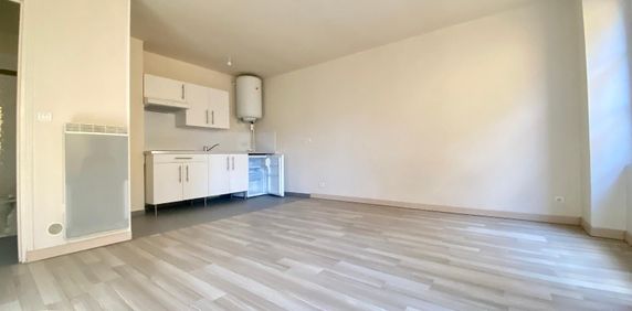 Location Appartement 1 pièce 22m² VERSAILLES 78000 - Photo 2