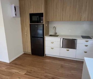 Luxury Studio Apartment - Photo 4