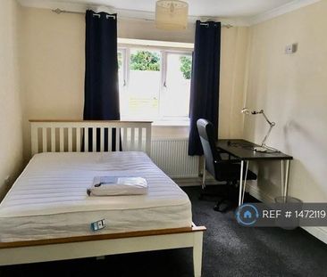 5 bedroom bungalow to rent - Photo 3