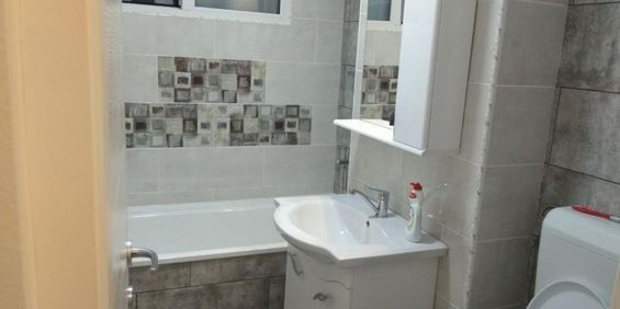 Se ofera spre inchiriere apartament de 2 camere zona Apusului - Fotografie 3
