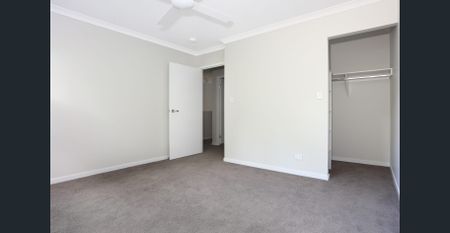 Beautiful townhouse in an excellent location. - Photo 4