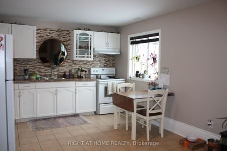 46 Lougheed Road #Lower - Photo 4