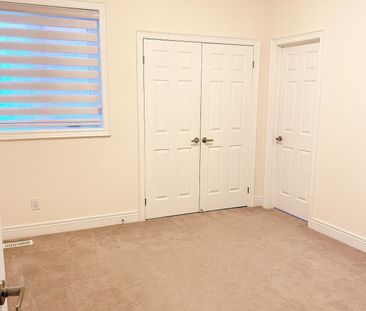 For Lease - 63 Blenheim Circle, Whitby, Ontario - Photo 4