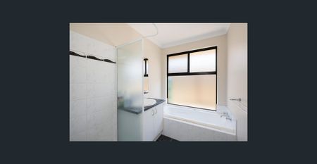 Spacious Four-Bedroom Family Home in Prime Secret Harbour Location - Photo 2