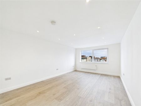 Mildmay Court, Mildmay Road, Chelmsford, Essex, CM2 0DY - Photo 2