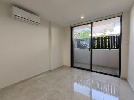 Selection of Brand New Studio Apartments - Available Now - Photo 3