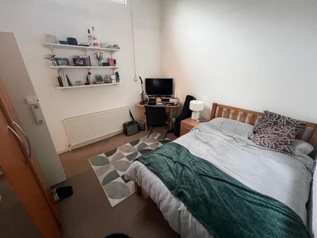 5 bedroom private hall to rent - Photo 2