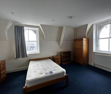 4 bedroom flat to rent - Photo 3