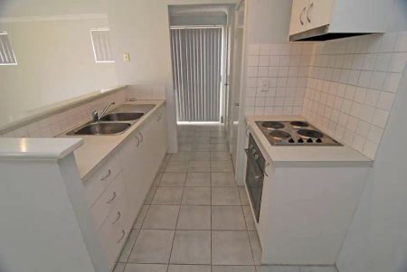 “SPACIOUS VILLA IN A GROUP OF 5” - Photo 4