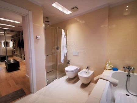 Special Seven Bedroom Villa with Pool - American International School - Photo 5