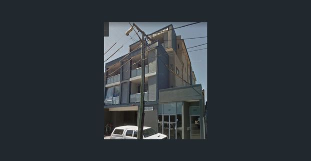 Spacious 2 Bedroom Unit - Photo 1