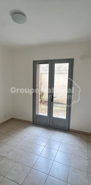 Appartement de village avec petite cour, - Photo 1