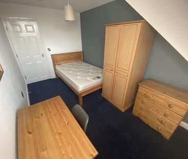 4 bedroom flat to rent - Photo 5