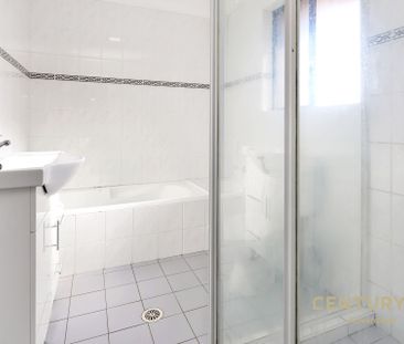 Modern Two Bedroom Unit - Photo 3