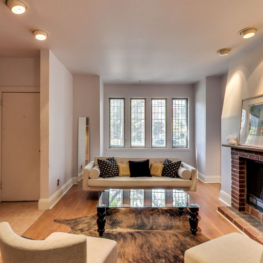 For Lease - 125 Walmer Road Unit# Main Fl, Toronto, Ontario - Photo 1