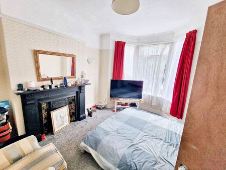 3 bedroom terraced house to rent - Photo 3