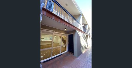 Stylish Three-Level Living in the Heart of Brunswick East - Photo 3