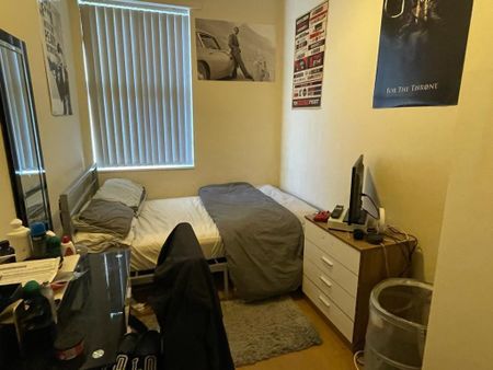 5 bedroom private hall to rent - Photo 3