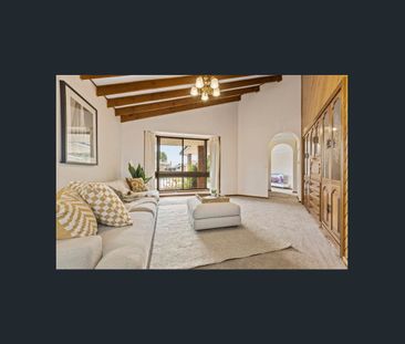 Timeless Elegance Meets Family Comfort - Photo 1