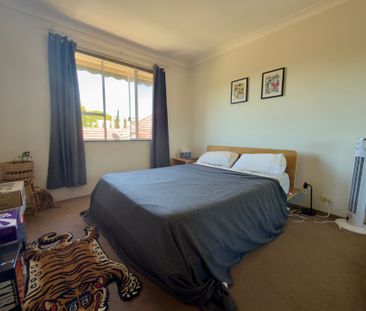 One Bedroom Apartment with Modern Kitchen - Photo 5