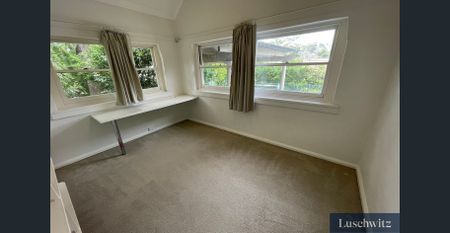 Charming Single-Level Family Home in a Premier Killara Location - Photo 4