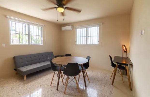 Departamento amueblado, de 1 recámara, en planta alta, cerca de Plaza Fiesta. - Photo 1