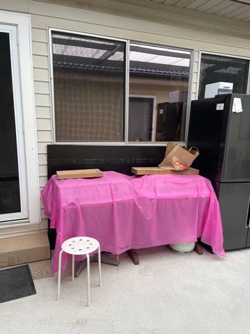 Blacktown - Photo 2