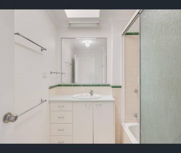 Perfectly Positioned Townhouse Just Steps From the CBD - Photo 4