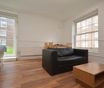 1 bedroom in a flat share to rent - Photo 1