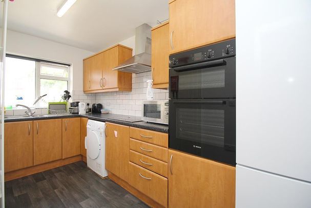 1 bedroom in a house share to rent - Photo 1