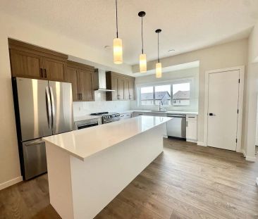 3 Bedroom Home in Legacy — 3 Bedrooms House - Photo 1