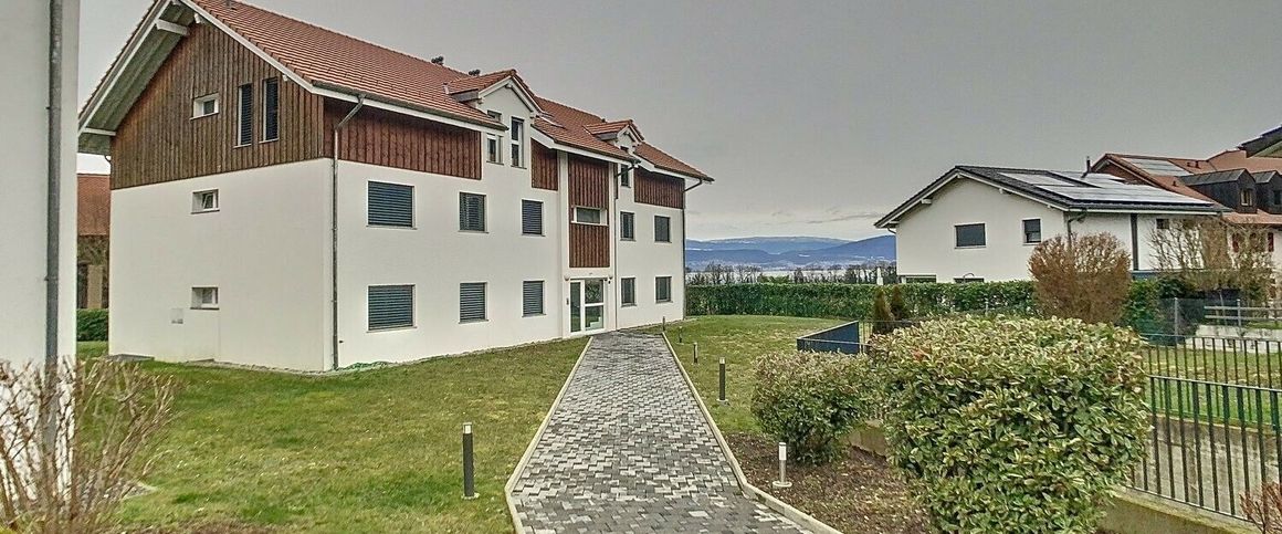 MAGNIFIQUE LOGEMENT PROCHE DU LAC DE NEUCHATEL - Photo 1