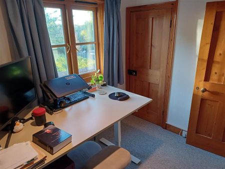 3 bedroom semi-detached house to rent - Photo 3